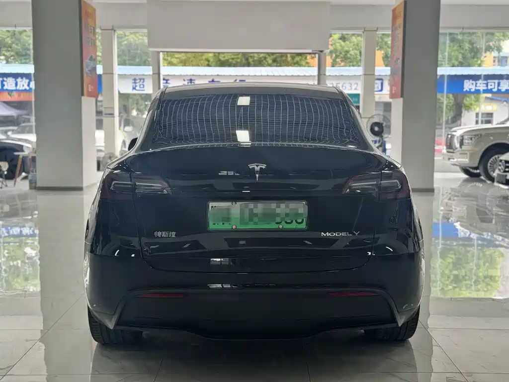 Tesla Model Y 2023 — фото 14