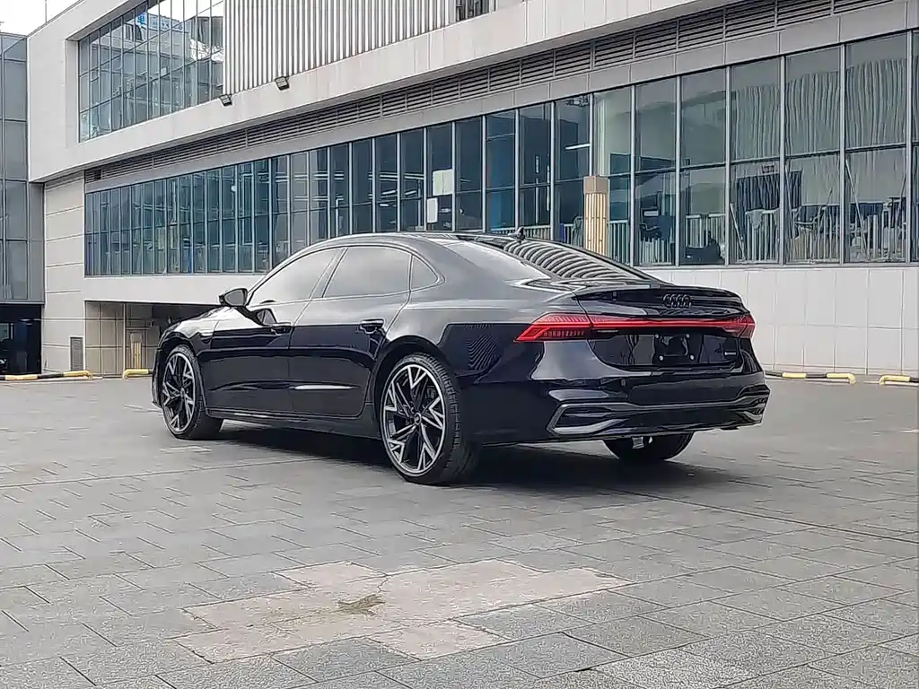 Audi A7L 2025 — фото 15