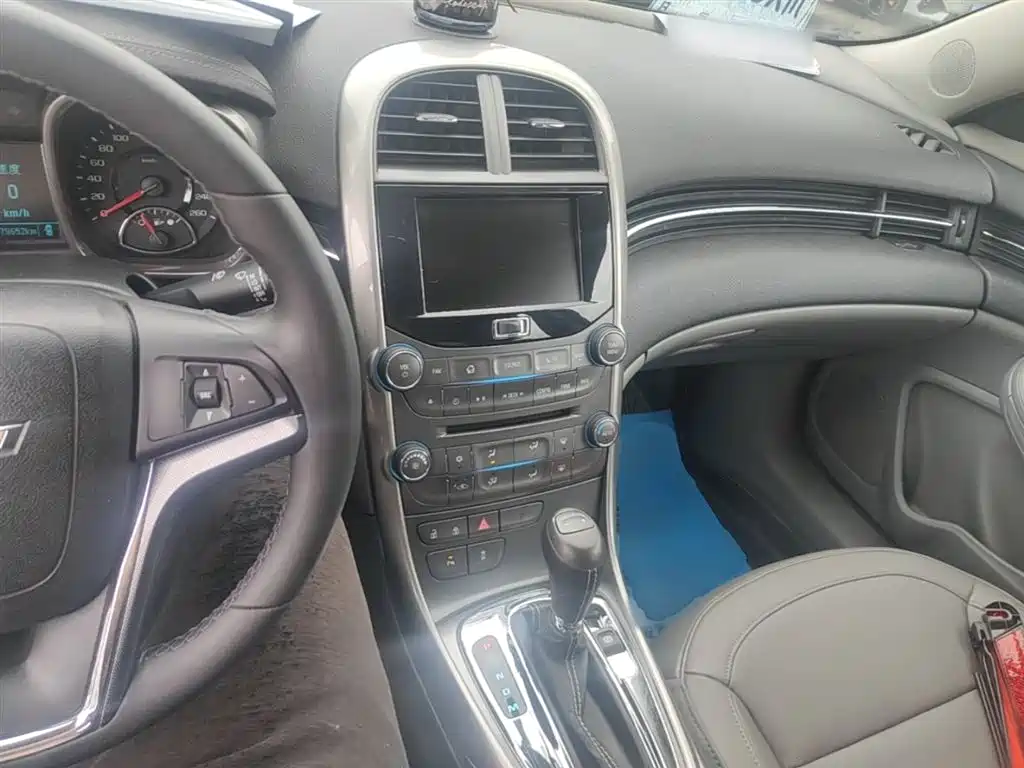 Chevrolet Malibu 2015 — фото 10