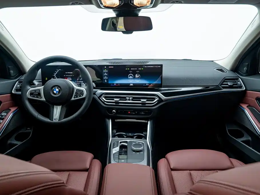 BMW 3 Series 2023 — фото 17