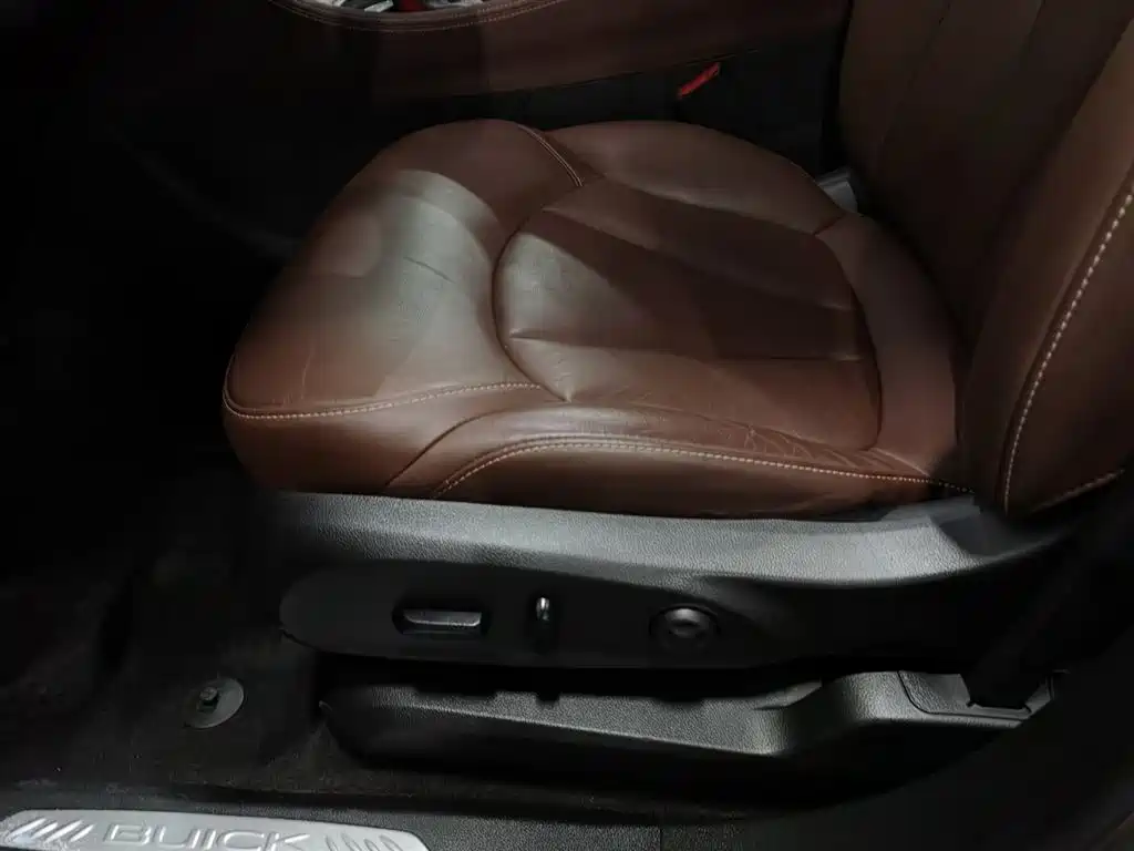 Buick Envision Plus 2018 — фото 20