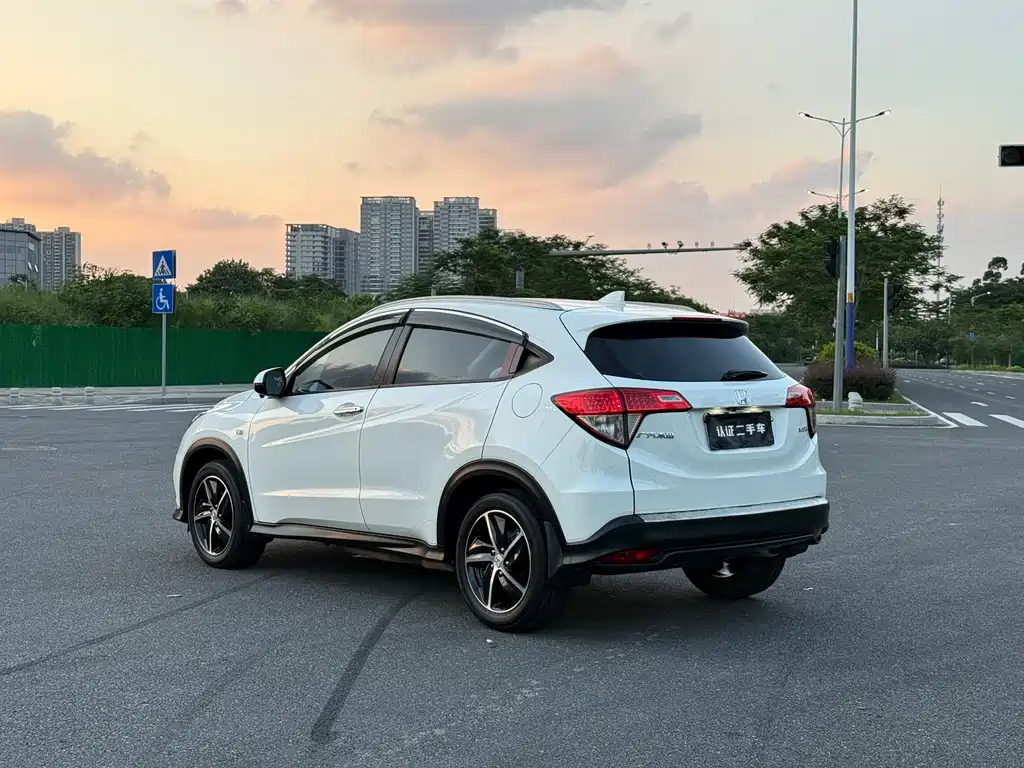 Honda Vezel 2021 — фото 3