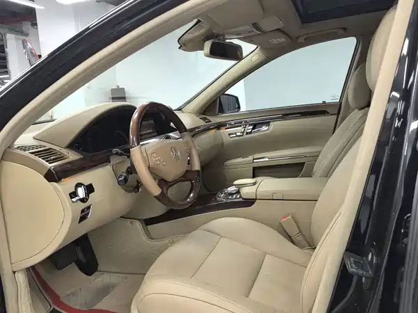 Mercedes-Benz S-Class 2012