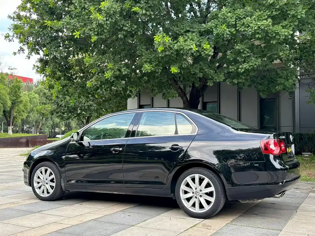 Volkswagen Sagitar 2011