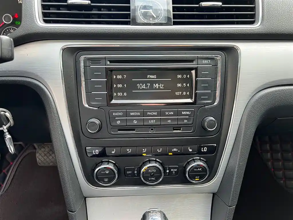 Volkswagen Passat 2015 — фото 12