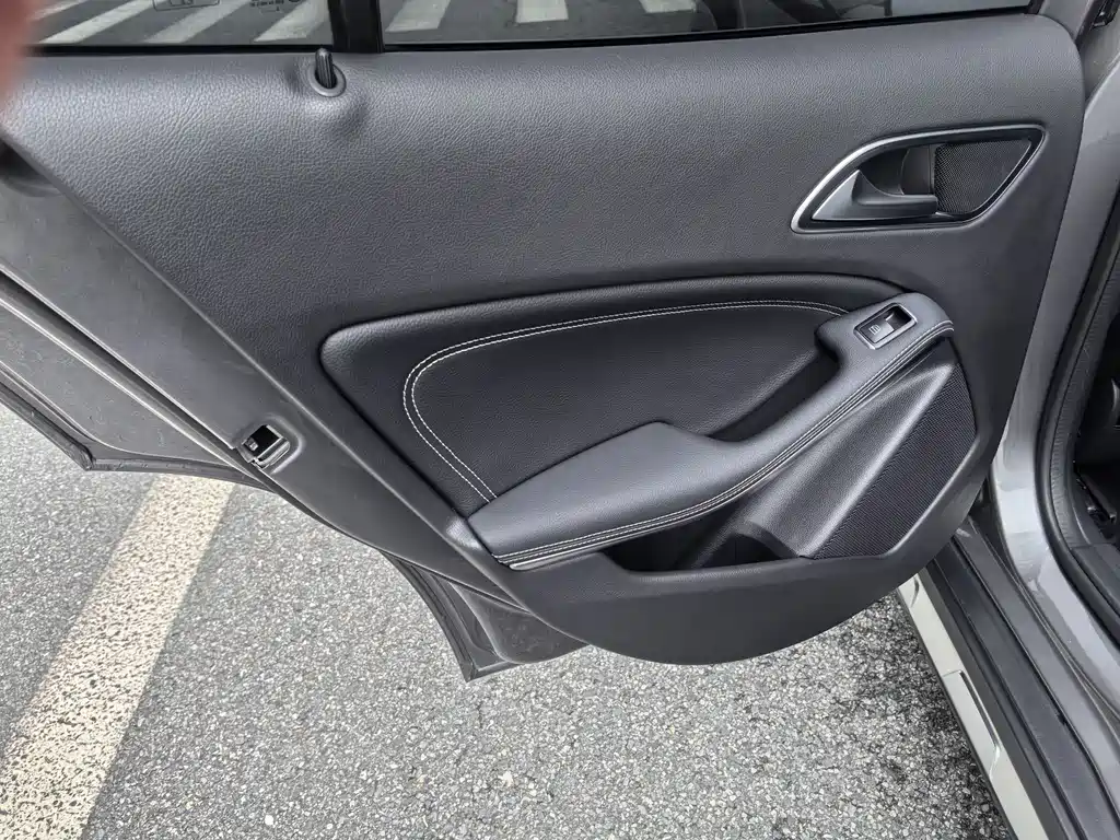 Mercedes-Benz GLA 2015 — фото 17