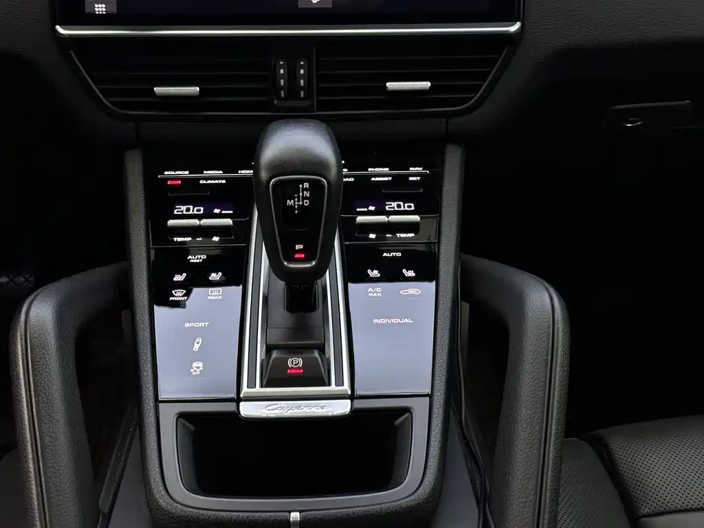 Porsche Cayenne 2019 — фото 11