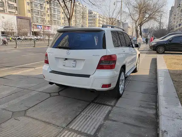 Mercedes-Benz GLK-Class 2011