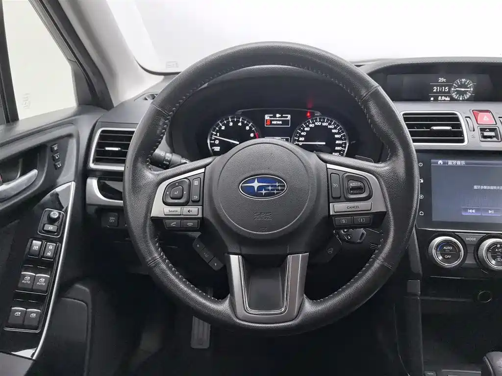 Subaru Forester 2017 — фото 11