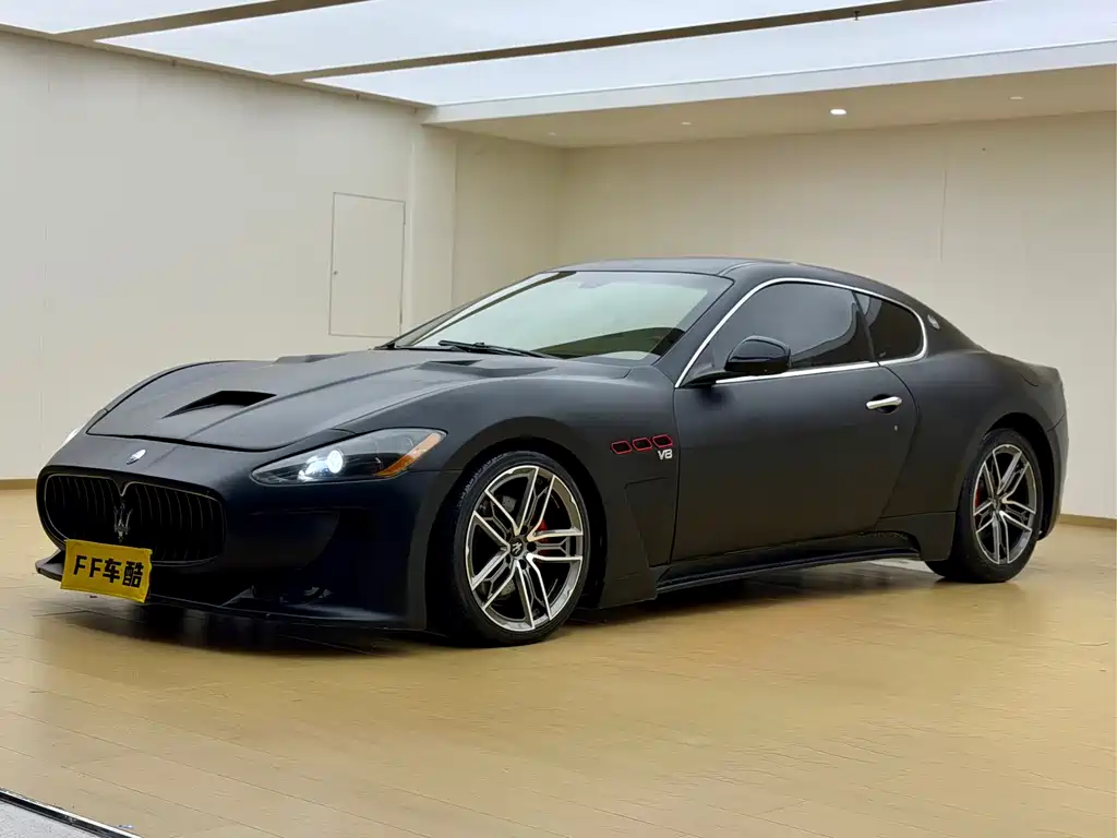 Maserati Granturismo 2010 — фото 1