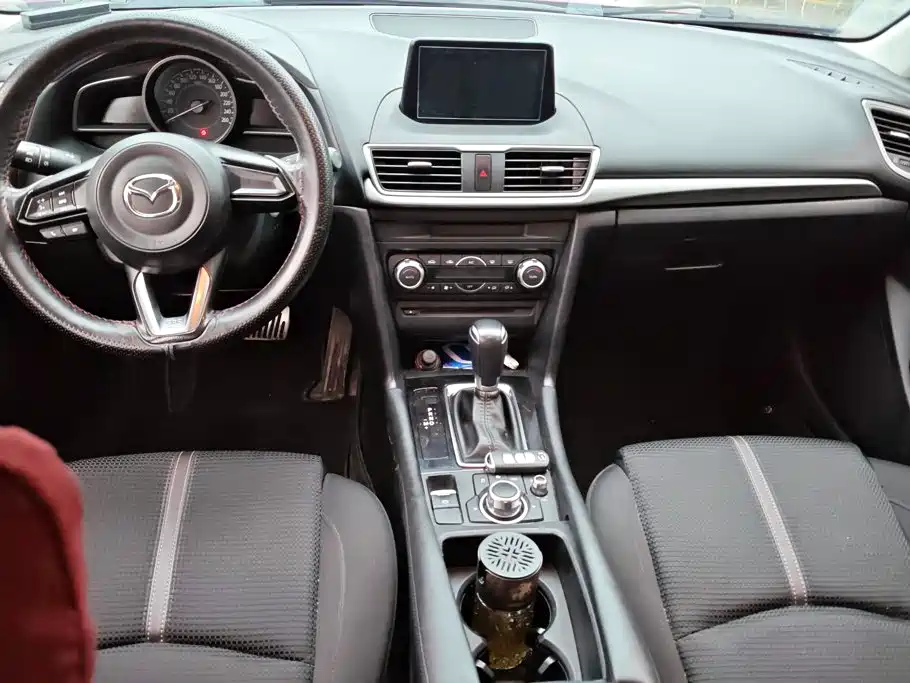 Mazda 3 Angkesela 2018 — фото 12