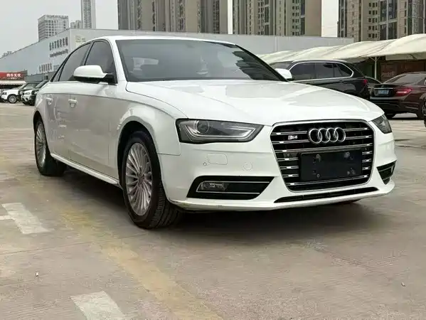 Audi A4L 2015