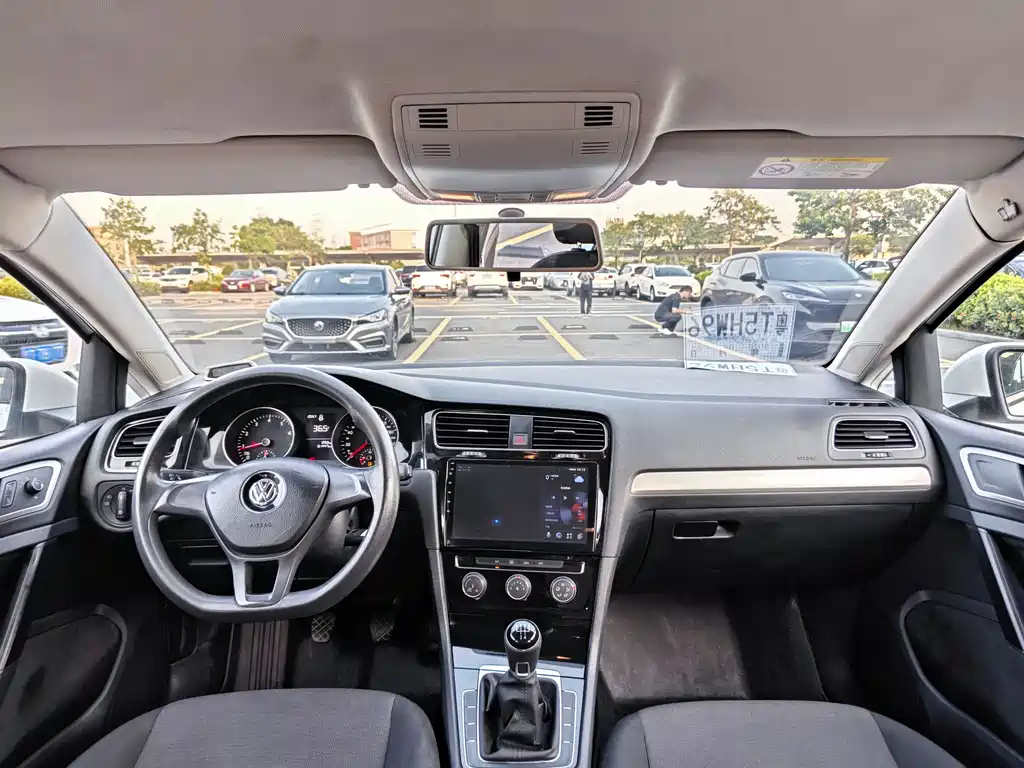 Volkswagen Golf 2018 — фото 10