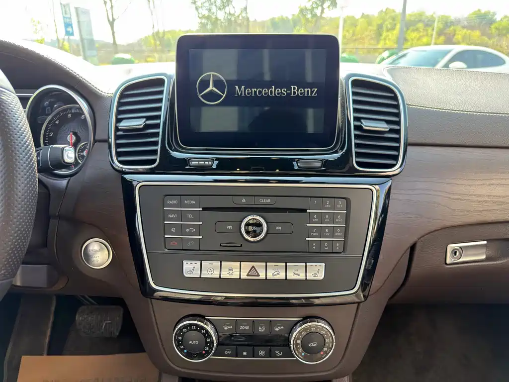 Mercedes-Benz GLE 2017 — фото 21