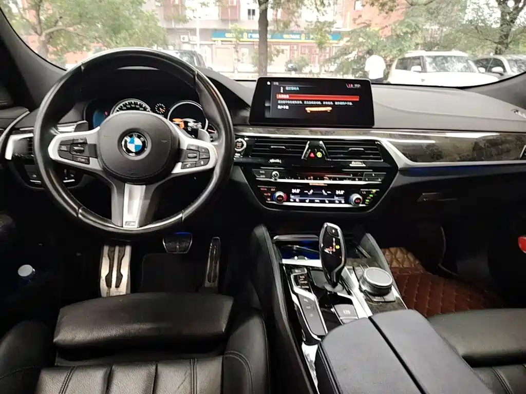 BMW 6 Series GT 2018 — фото 10