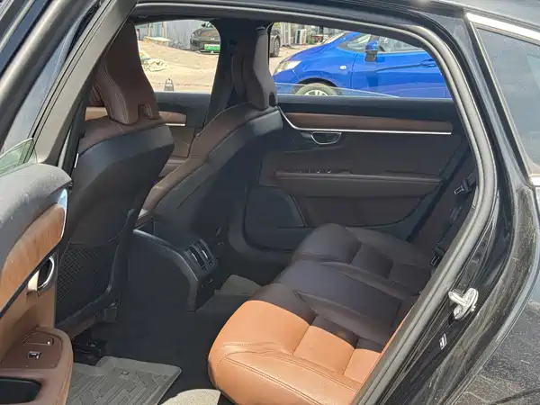 Volvo S90 2024