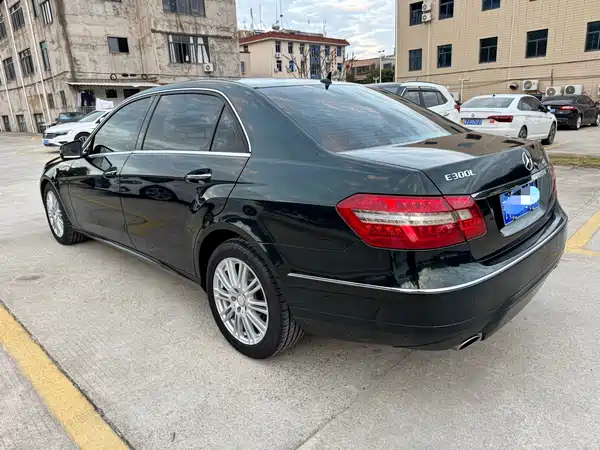 Mercedes-Benz E-Class 2011