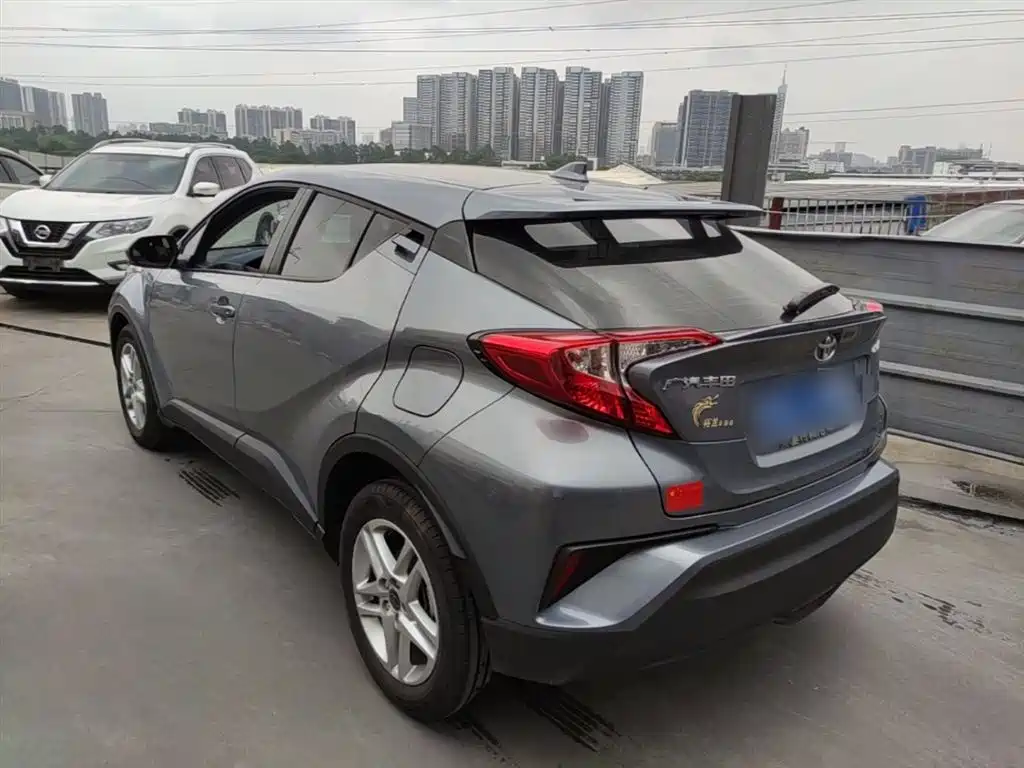 Toyota C-HR 2024 — фото 5