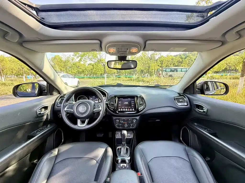 Jeep Compass 2019 — фото 4