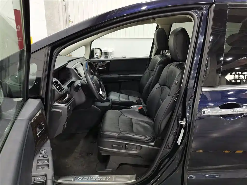 Honda Odyssey 2019 — фото 10