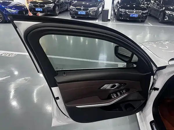 BMW 3 Series 2021