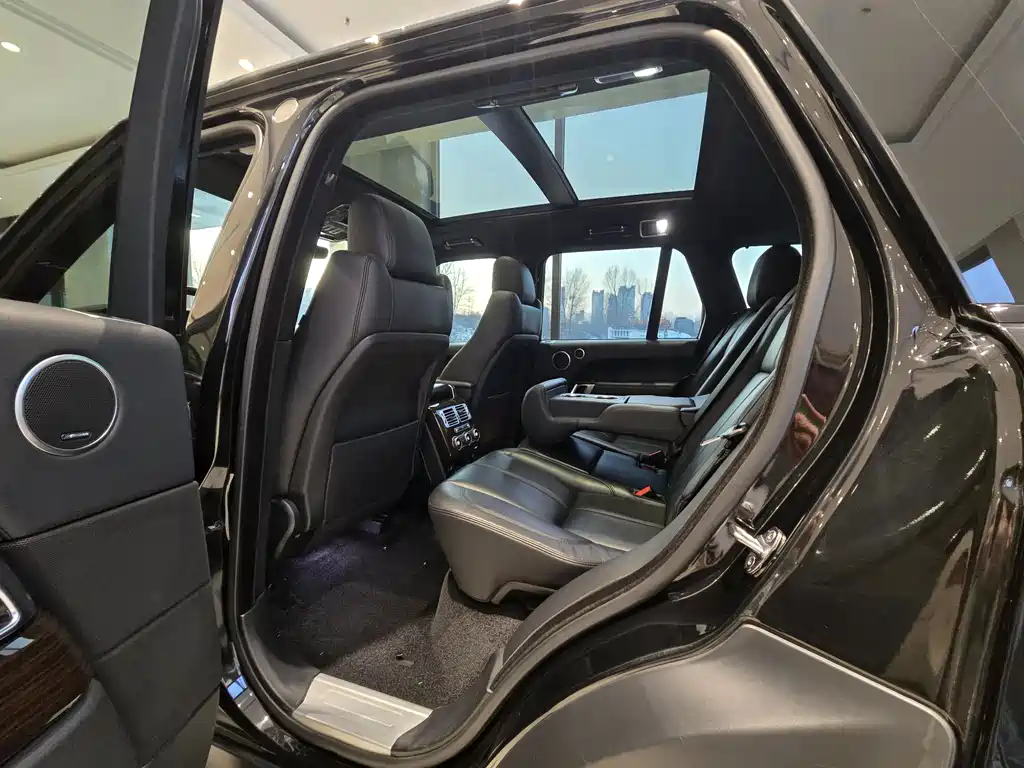 Land Rover Range Rover 2018 — фото 10