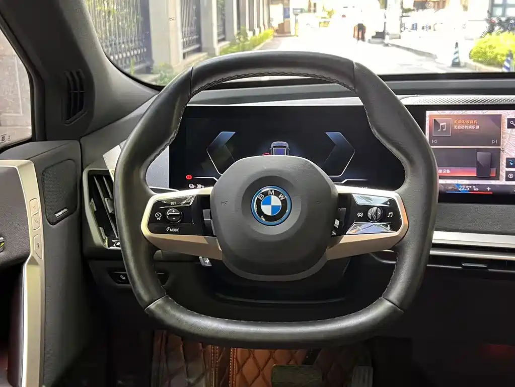 BMW iX 2024 — фото 14