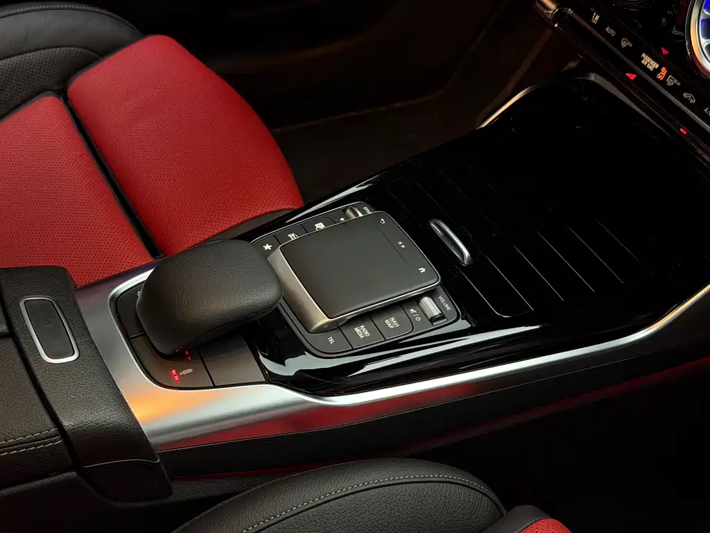 Mercedes-Benz A-Class AMG 2021 — фото 15