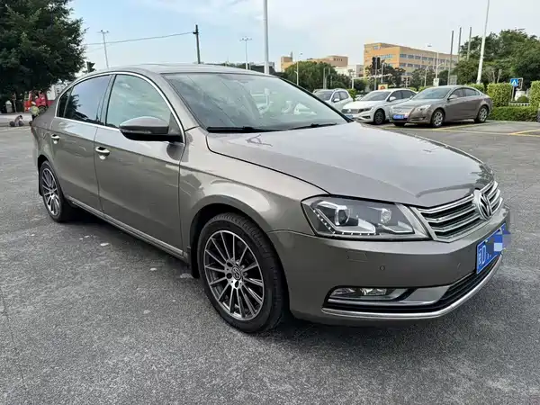 Volkswagen Magotan 2012