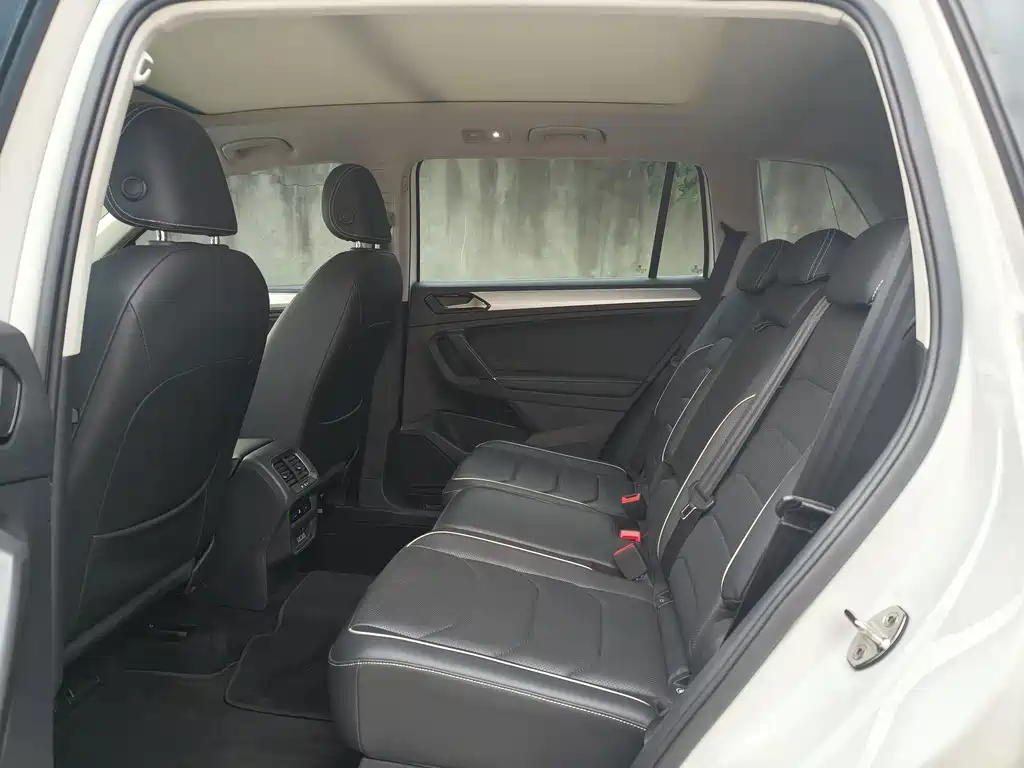 Volkswagen Tiguan L 2017 — фото 10