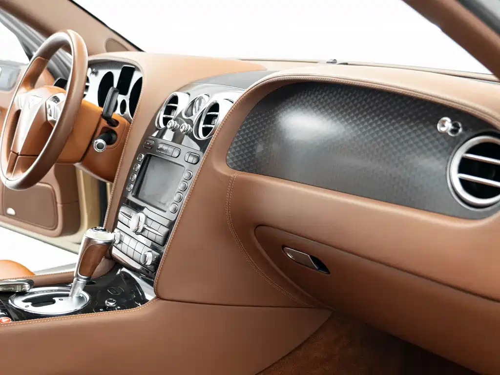 Bentley Flying Spur 2011 — фото 11