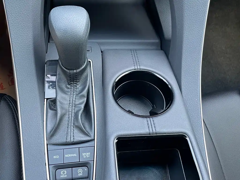 Toyota Avalon 2020 — фото 22