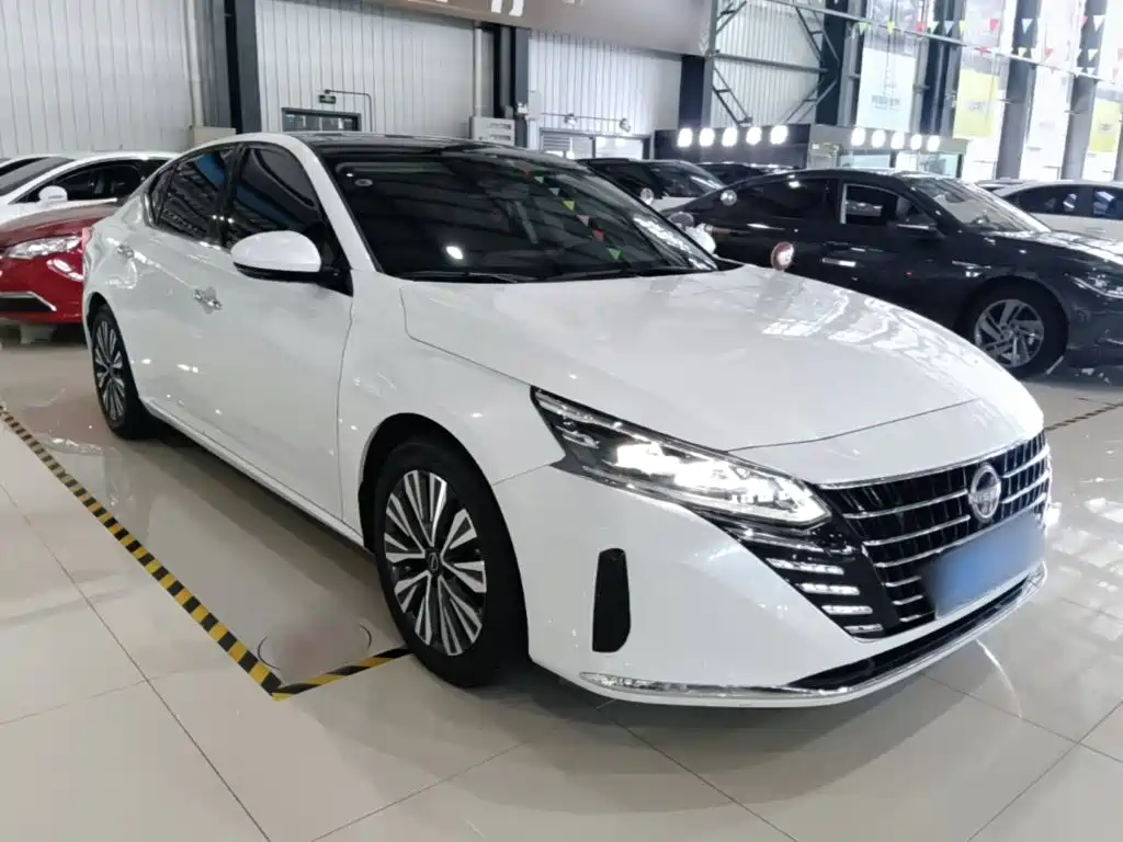 Nissan Teana 2023
