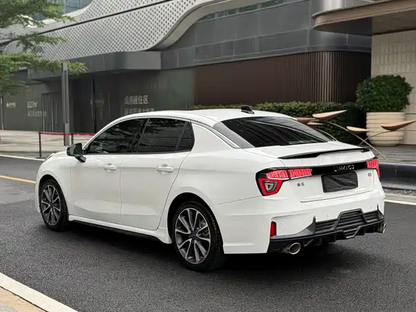Lynk & Co 03 2019