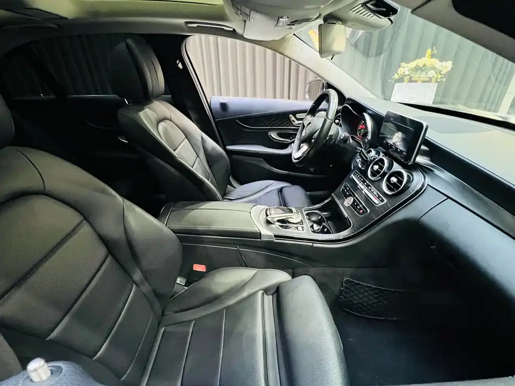 Mercedes-Benz C-Class 2018 — фото 12