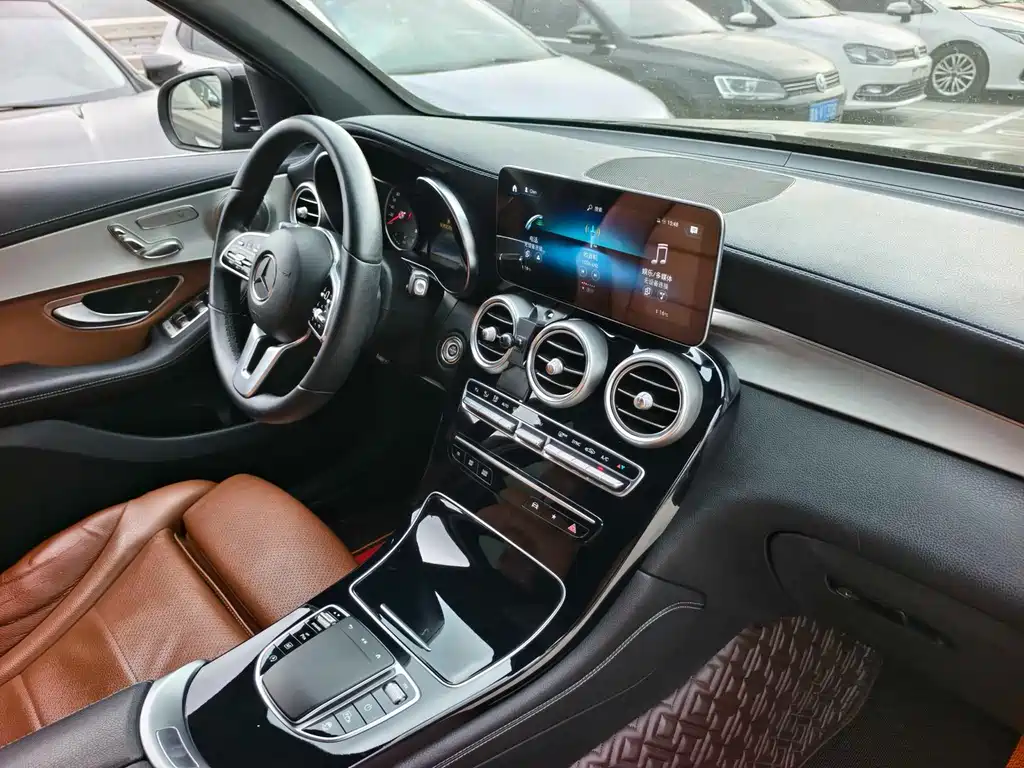 Mercedes-Benz GLC 2020 — фото 15