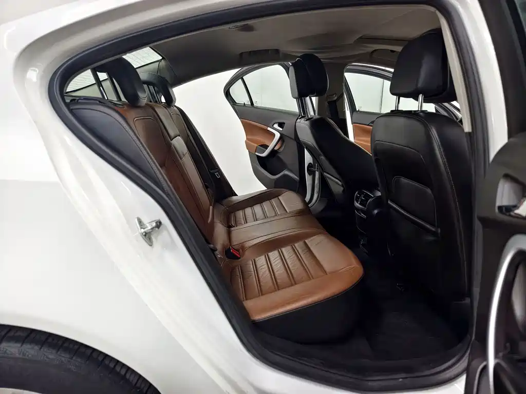 Buick Regal 2015 — фото 16