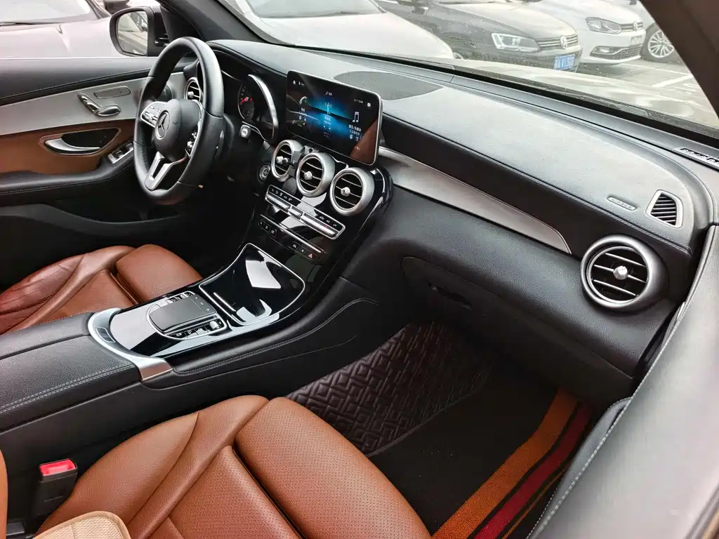 Mercedes-Benz GLC 2020 — фото 17