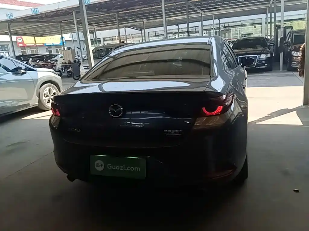 Mazda 3 Axela 2023