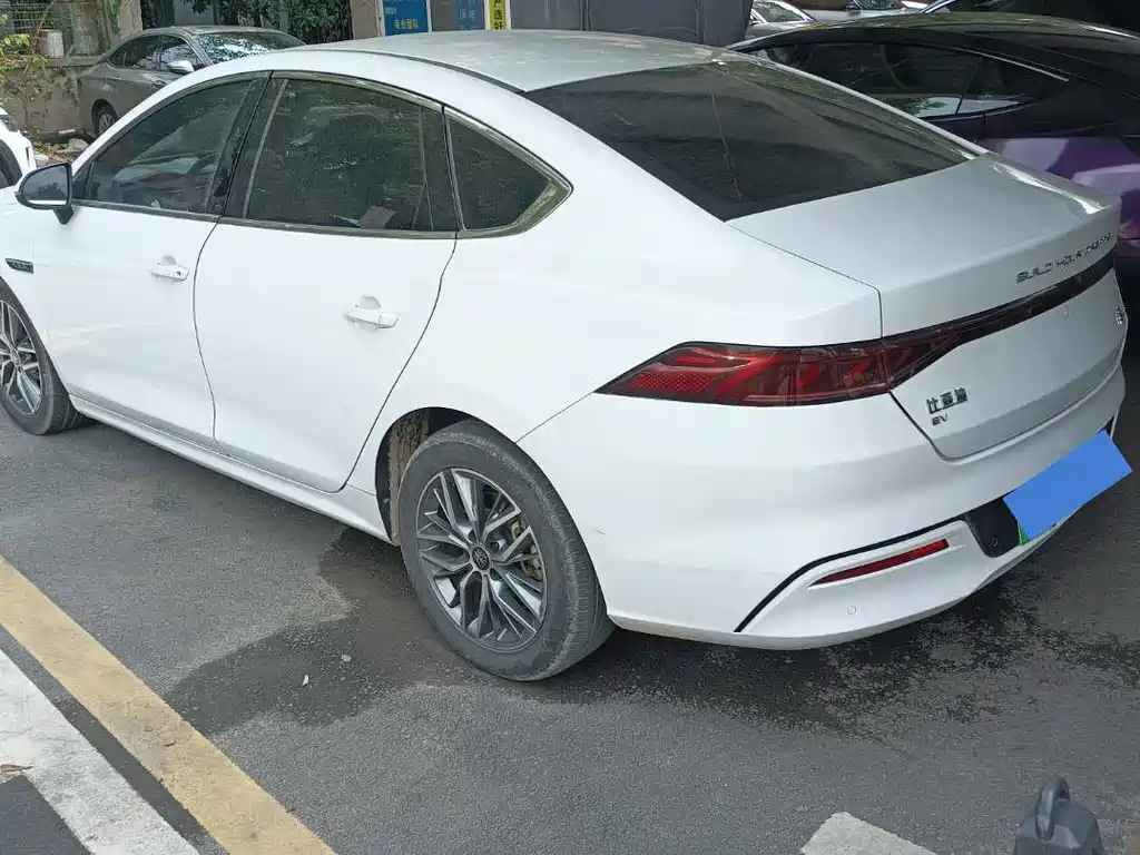BYD Qin PLUS 2022 — фото 9