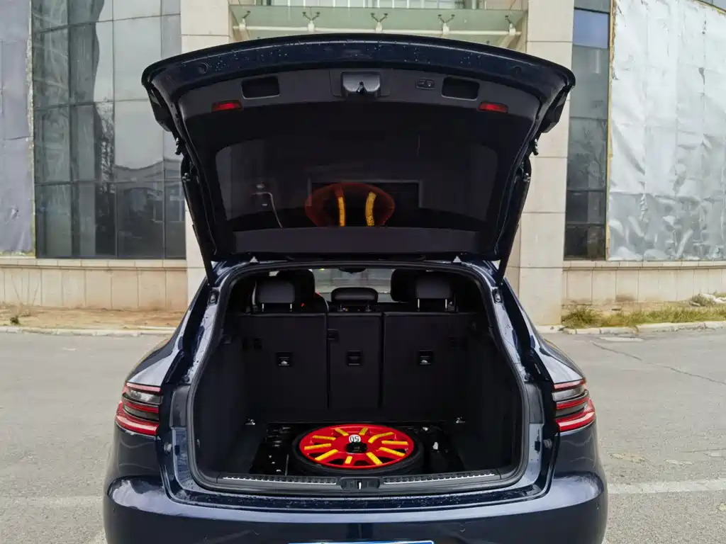 Porsche Macan 2017 — фото 17