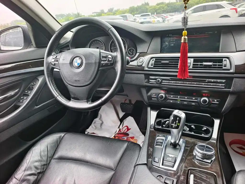 BMW 5 Series 2013 — фото 8