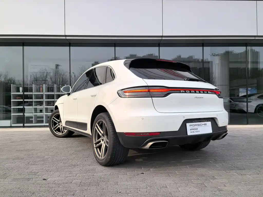 Porsche Macan 2019 — фото 10
