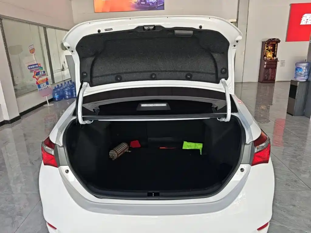 Toyota Corolla 2019 — фото 19