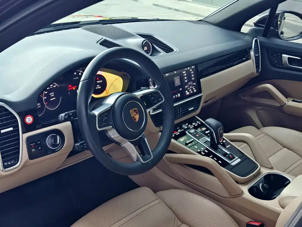 Porsche Cayenne 2018 — фото 10