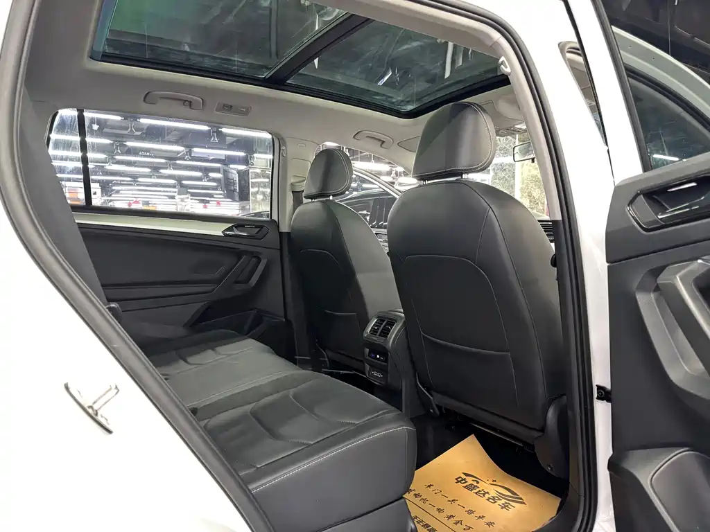 Volkswagen Tiguan L 2020 — фото 12