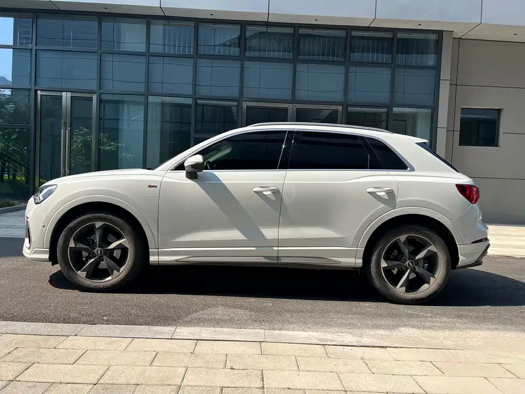 Audi Q3 2022 — фото 4