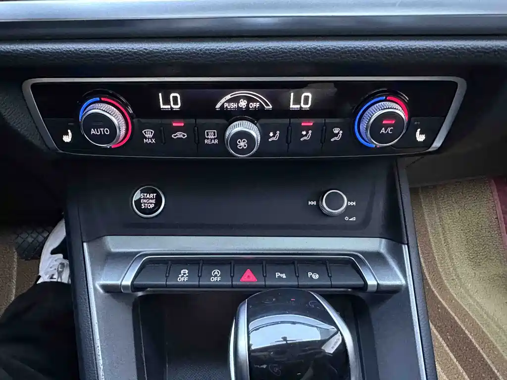 Audi Q3 2023 — фото 11