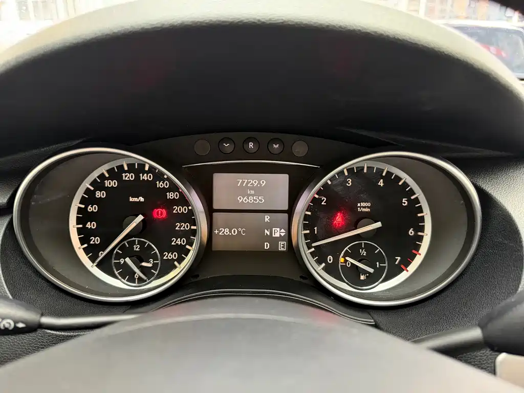 Mercedes-Benz R-Class 2016 — фото 12