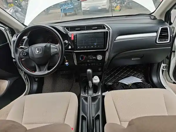 Honda Greiz 2016
